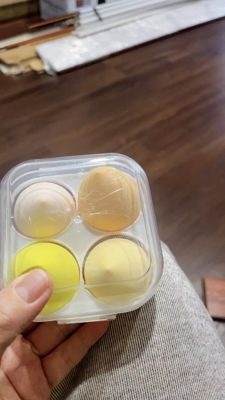 Hộp 4 mút trang điểm, đánh kem nền, phấn phủ sử dụng được dạng khô, ướt