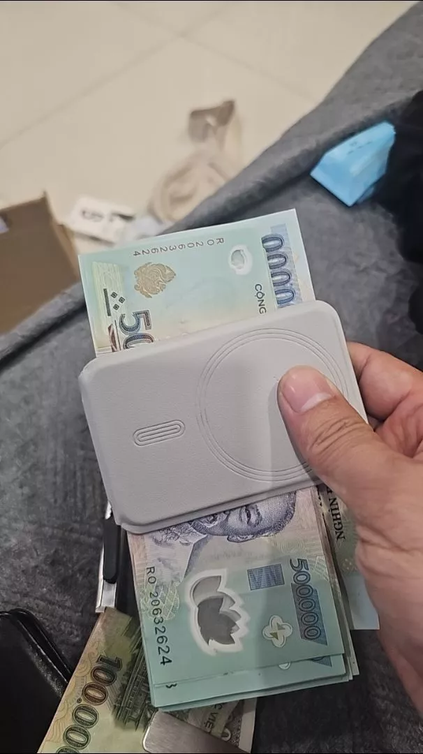 Giá đỡ điện thoại di động từ tính Goojodoq chân máy ba chân siêu mỏng vô hình có thể gập lại