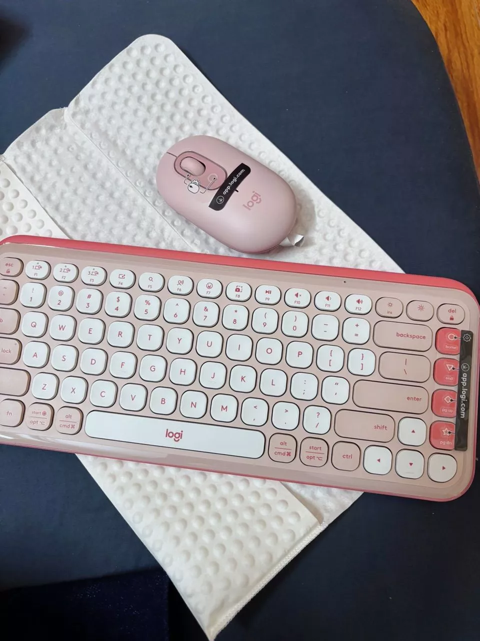 Combo Chuột & Bàn Phím Bluetooth Logitech POP ICON COMBO - Gõ yên tĩnh, phím lập trình, Easy-Switch