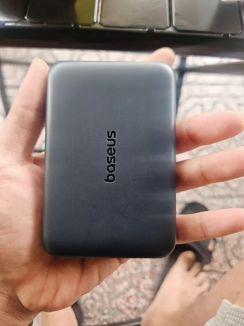 Sạc dự phòng 22.5W FM11 Baseus không dây mini 10000mah có nam châm tự động bật/ tắt thích hợp