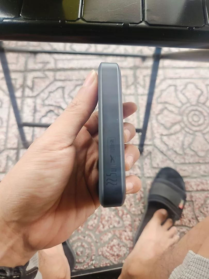 Sạc dự phòng 22.5W FM11 Baseus không dây mini 10000mah có nam châm tự động bật/ tắt thích hợp