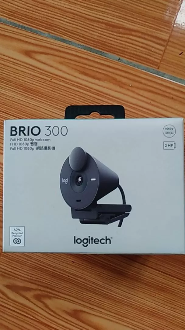 Webcam Full HD Logitech Brio 300 - Micrô giảm tiếng ồn, USB-C, tự động chỉnh ánh sáng