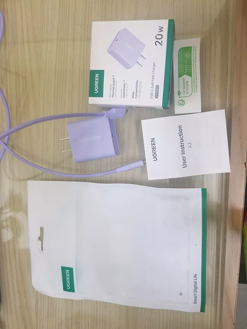 Bộ sạc USB C UGREEN 20W PD Khối sạc nhanh Bộ sạc tường USB-C Tương thích với iPhone 16 / 16 Plus / 15 Pro / 15 Pro Max / 14 / 13 / 12, Pixel, Galaxy S23 / S22 / S21 / S20 / Note 10,