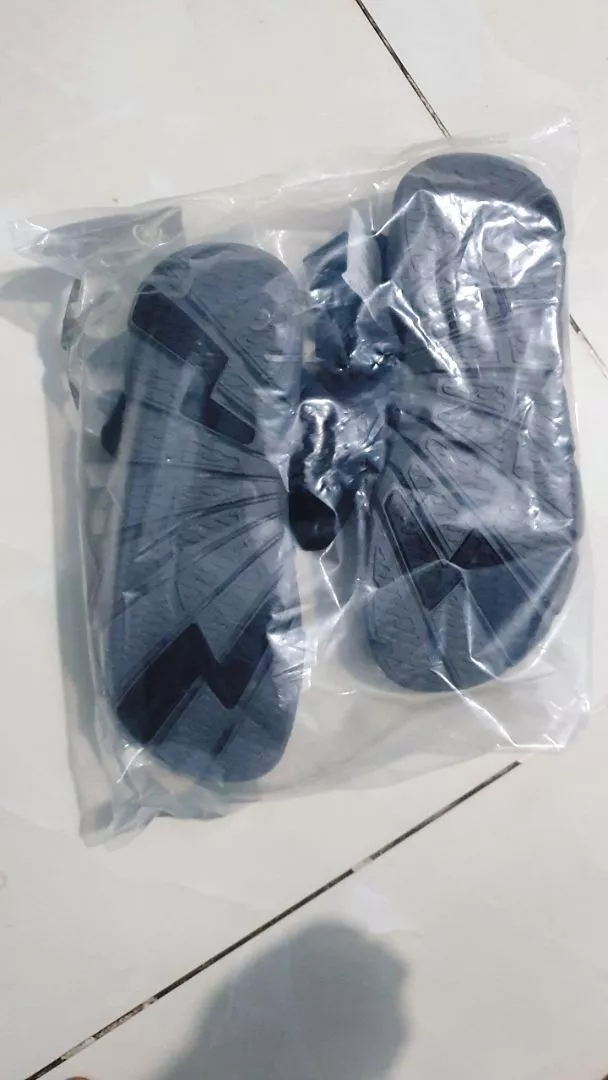 Giày Sandals Nam Nữ Shondo F6 Quai Xoay Đế Xám Phối Đen F6S1212