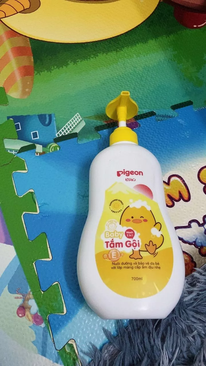 Tắm gội Pigeon cho bé - Sữa tắm gội toàn thân 2 trong 1 an toàn dịu nhẹ 700ml