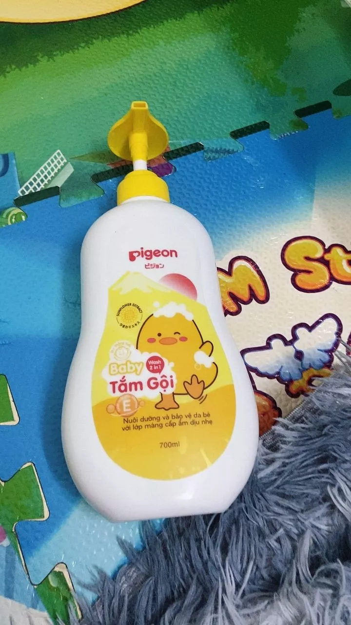 Tắm gội Pigeon cho bé - Sữa tắm gội toàn thân 2 trong 1 an toàn dịu nhẹ 700ml