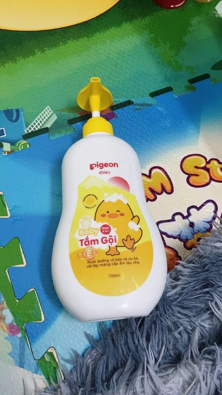 Tắm gội Pigeon cho bé - Sữa tắm gội toàn thân 2 trong 1 an toàn dịu nhẹ 700ml