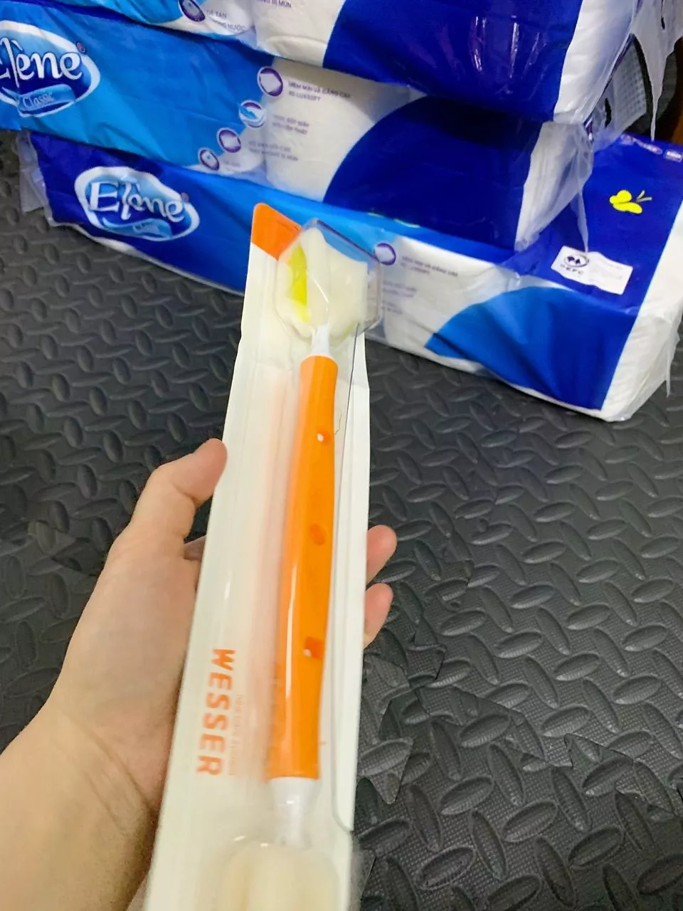 Cây cọ đa năng 2 đầu Wesser - Tiện lợi, dùng được cho bình cổ hẹp
