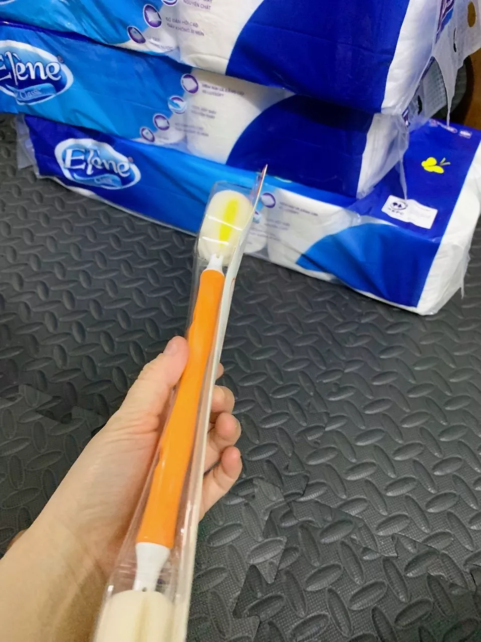 Cây cọ đa năng 2 đầu Wesser - Tiện lợi, dùng được cho bình cổ hẹp