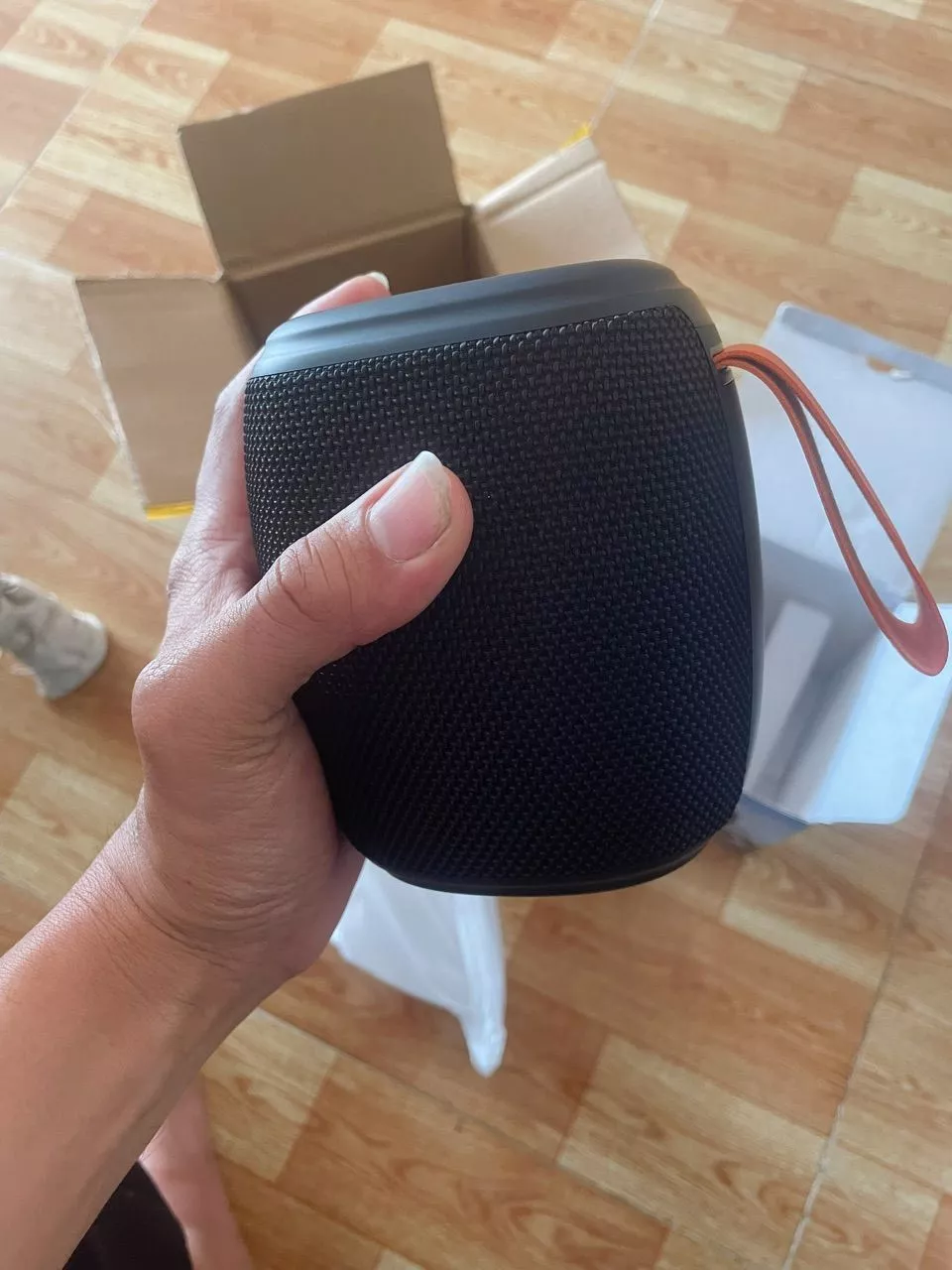 Loa bluetooth không dây HM805 công suất 8W, chống nước, bass siêu trầm cực hay, có led, cổng USB, thẻ nhớ - AUDIO365