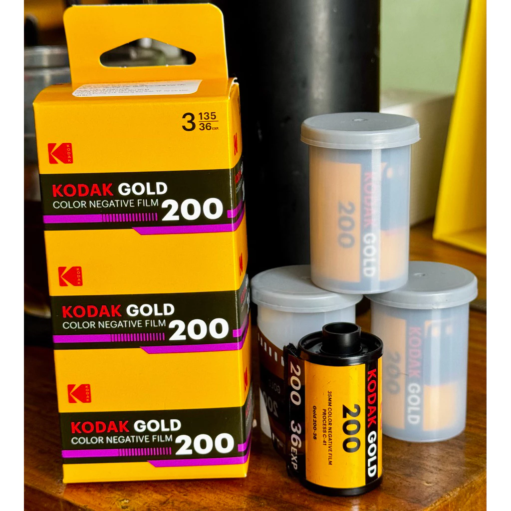 Phim chụp ảnh Yes!Star 200 400 36exp Date 03/2028 film 35mm tráng C41 dùng được máy PNS