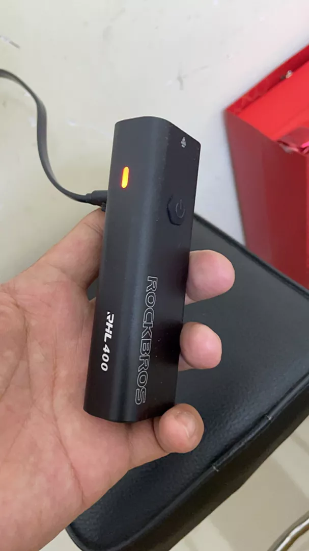 Đèn pha xe đạp ROCKBROS chống thấm nước sạc Type-C tiện dụng
