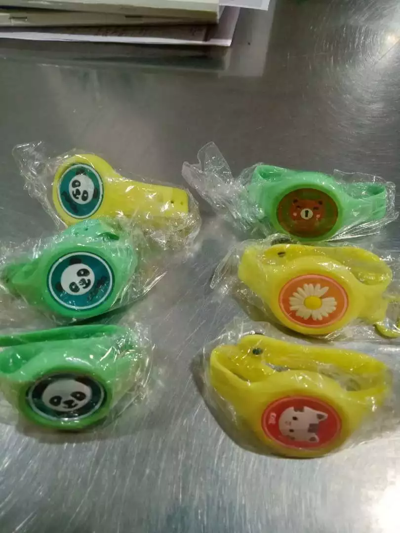 Đồng Hồ Đuổi Muỗi Cho Bé Hàng Đẹp - Đồng Hồ Đuổi Muỗi Phát Sáng In Hình Dễ Thương Cho Bé