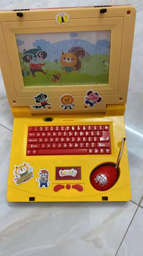 Đồ Chơi Máy Tính Laptop Cho Bé Có Nhạc, Đèn Led, Màn Hình Động Kèm Chuột Bằng Nhựa ABS An Toàn Cho Bé