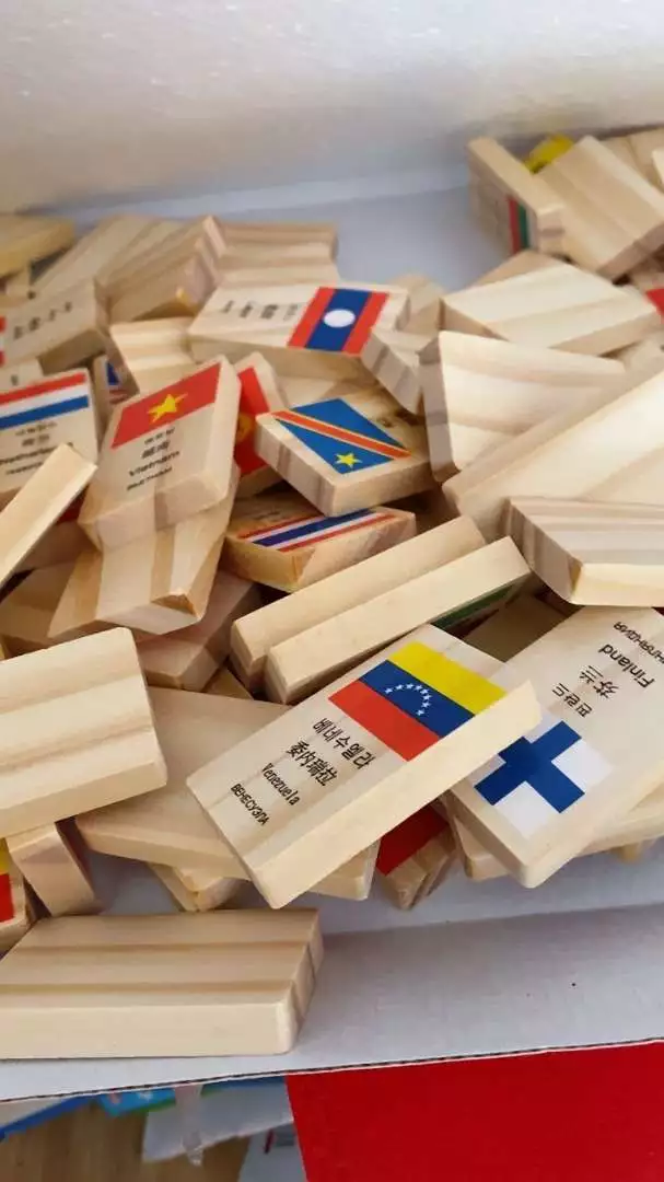 Đồ Chơi Domino 100 Lá Cờ Các Quốc Gia Trên Thế Giới – Domino Cờ 100 Nước Rèn Luyện Trí Nhớ Cho Bé