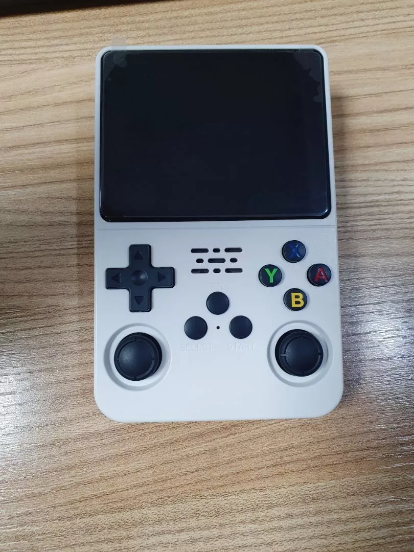 Máy chơi game R36s giá rẻ cấu hình mạnh, chơi nhiều hệ máy từ psp ps1 nes snes gbc gba gb | Izzygame