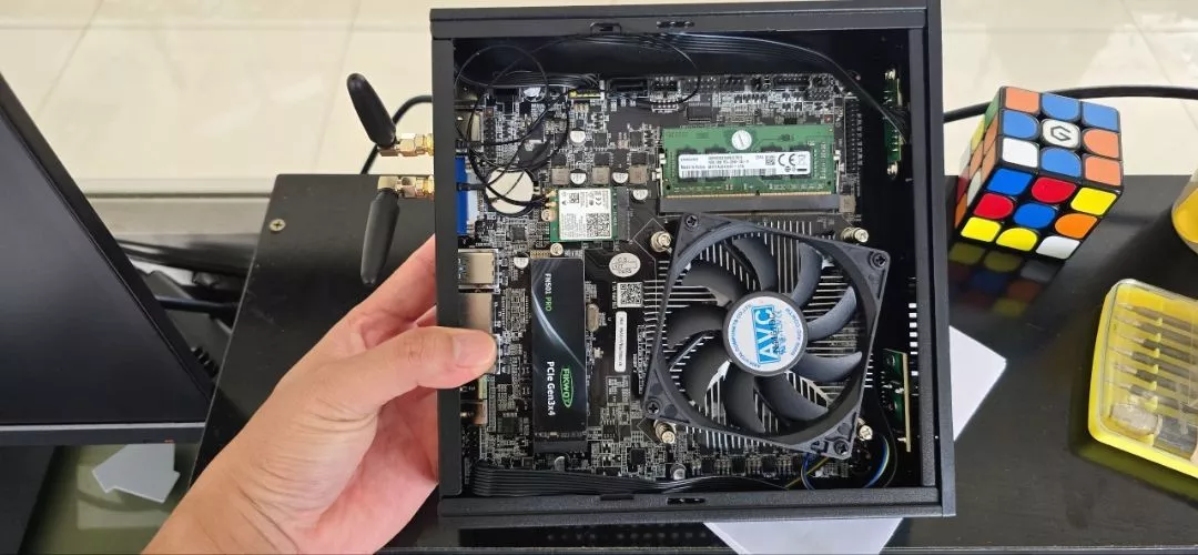 Bộ máy bàn mini PC ITX chạy AMD Ryzen 7 3700u tích hợp Vega 10 rất mạnh cho văn phòng, giải trí, gaming tầm trung
