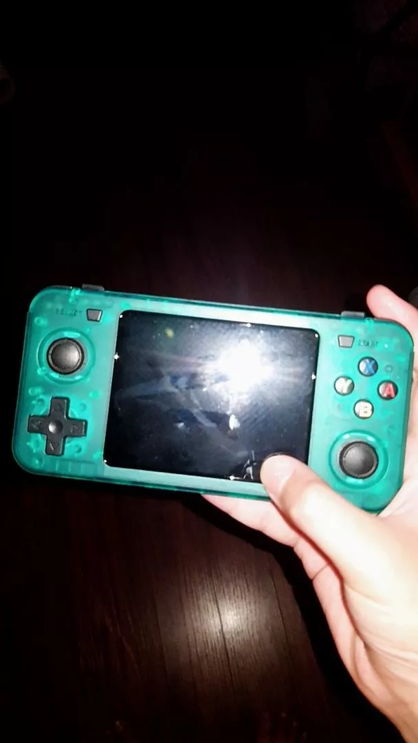 R36h phiên bản ngang của máy chơi game R36s huyền thoại, cấu hình mạnh, màn đẹp nút bấm tốt, tốt nhất tầm giá.