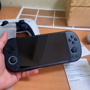 TrimUI Smart Pro máy chơi game cầm tay mới của TrimUI, màn hình HD cực đẹp nâng cấp đáng giá so với bản cũ | IZZYGAME