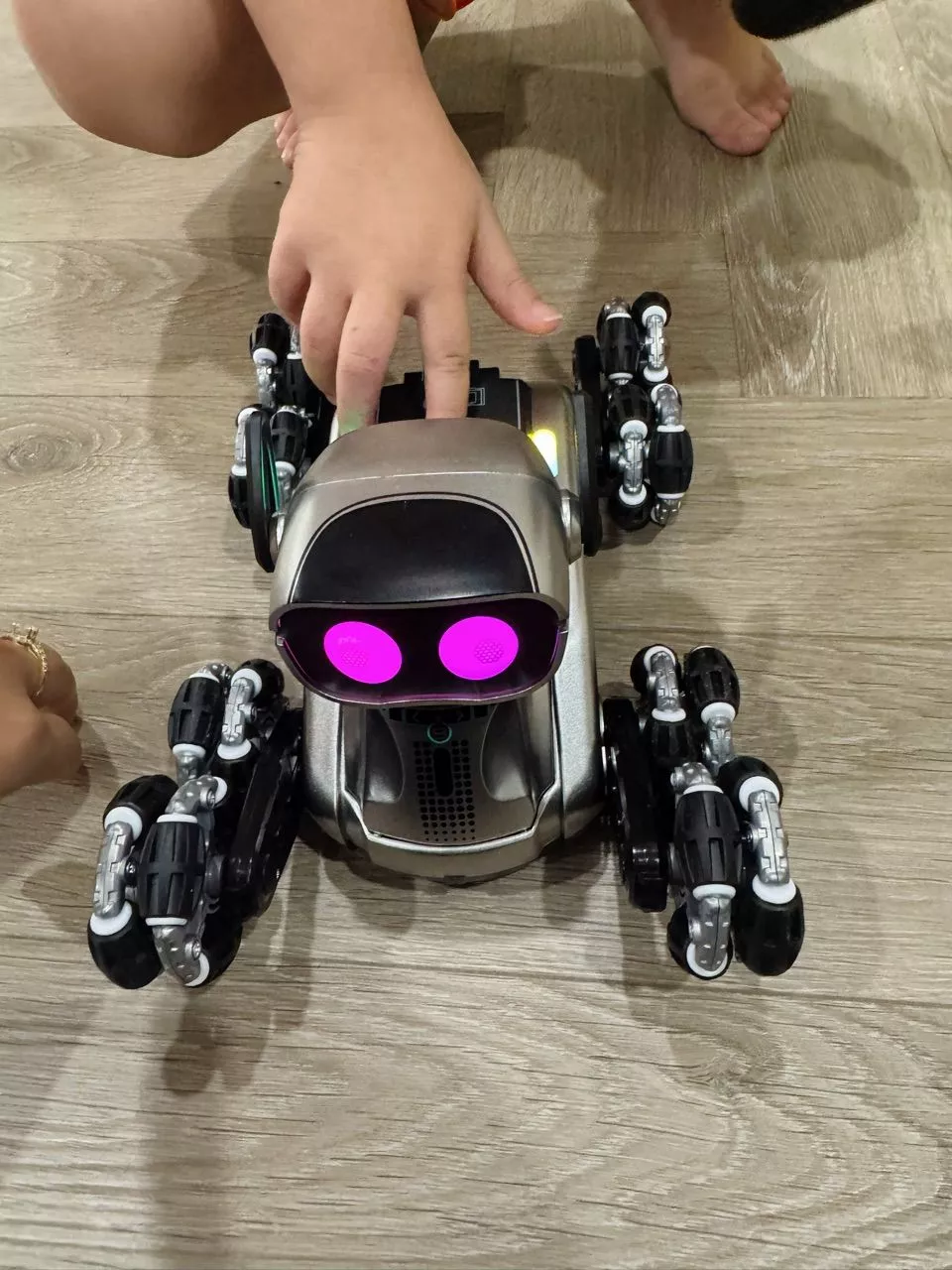 Ô Tô Hợp Kim Chạy Đà Siêu KuTe V2T KIDS
