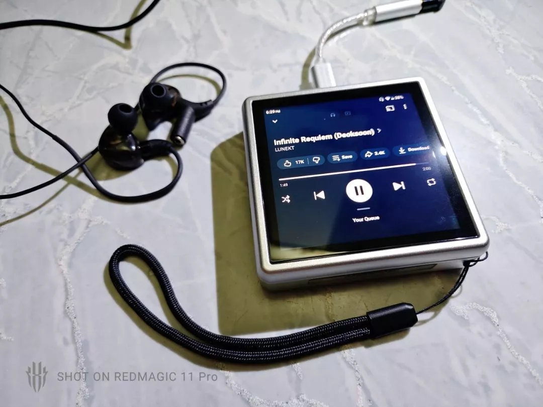 Anbernic rg rotate xoay độc đáo , chạy android, nhỏ gọn, hỗ trợ tới ps2 thoải mái chiến kho game retro
