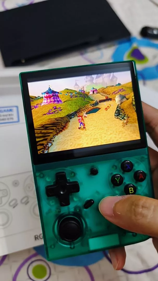 Anbernic rg35xx pro , bản nâng cấp toàn diện, tặng bao đựng, cài đặt Muos-StockMod-Knulli tùy chọn, cop full game hay.