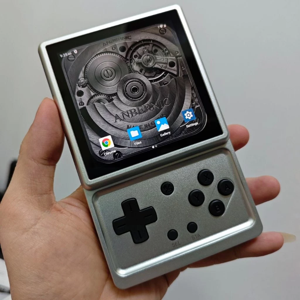 Anbernic rg rotate xoay độc đáo , chạy android, nhỏ gọn, hỗ trợ tới ps2 thoải mái chiến kho game retro